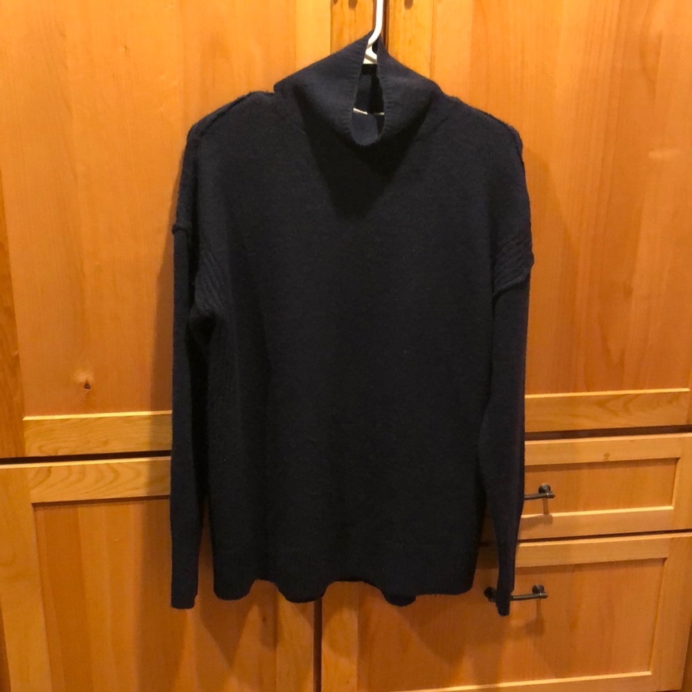 Gap turtleneck sweater for women.  Navy blue, size L.